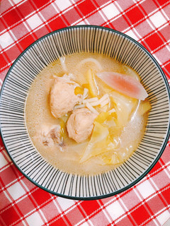 A picture of Sinampalukang Manok with Leftover Pasta Noodles.