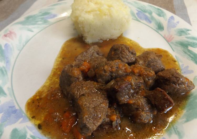 Estofado de sobrantes de carne de ciervo