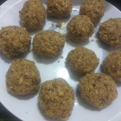A picture of Churme ke ladoo.