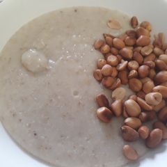 A picture of Quarker oat with groundnut.