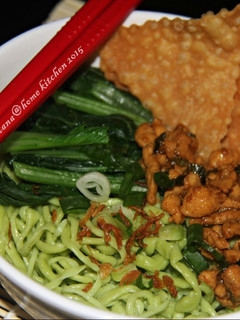 Foto resep Mie ayam pangsit hijau