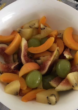 A picture of Fruit Salad.