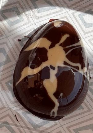 Una foto de Huevos de Pascua de dos colores quedan divinos