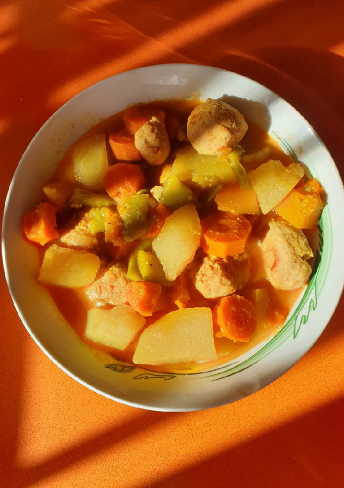 Una foto de Estofado de albóngidas saludable