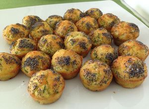 Foto di Muffin zucchine e semi di papavero