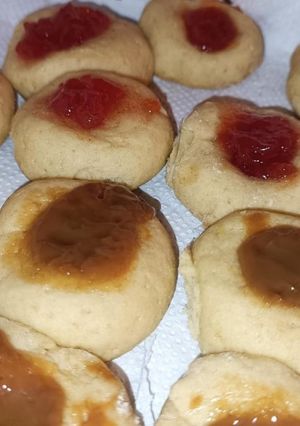 Una foto de Ojitos de membrillo y dulce de leche fáciles
