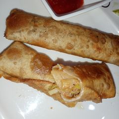 A picture of Wheat flour chicken veggies roll.