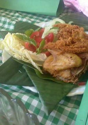 Foto resep Ayam Kampung Goreng Kremes 🍗