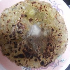 A picture of Coriander leaf paratha.