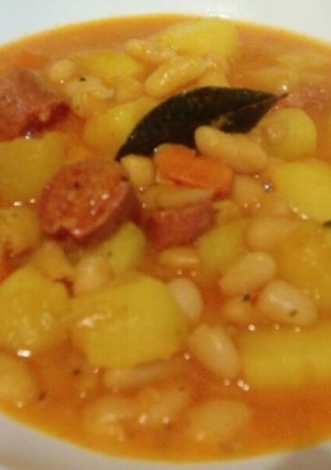 Una foto de Potaje judías blancas con chorizo