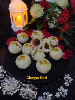 A picture of Gulkand Kalakand balls.