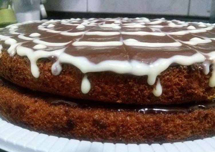 Bolo de cenoura com cobertura de ganache