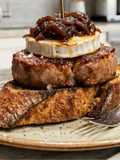 Pintxo de Solomillo con Queso de Cabra y Cebolla Caramelizada