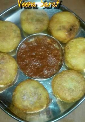 A picture of Aalu or chana dal ka cutlets.