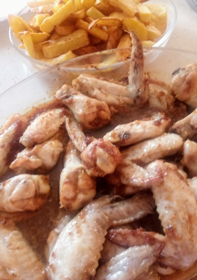 Una foto de Alitas de pollo en salsa de soja y miel