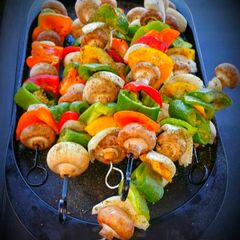 A picture of Mike's Chicken Shish Kebabs & Tzatziki Sauce.