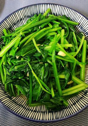 清炒菠菜 的食譜成品照片