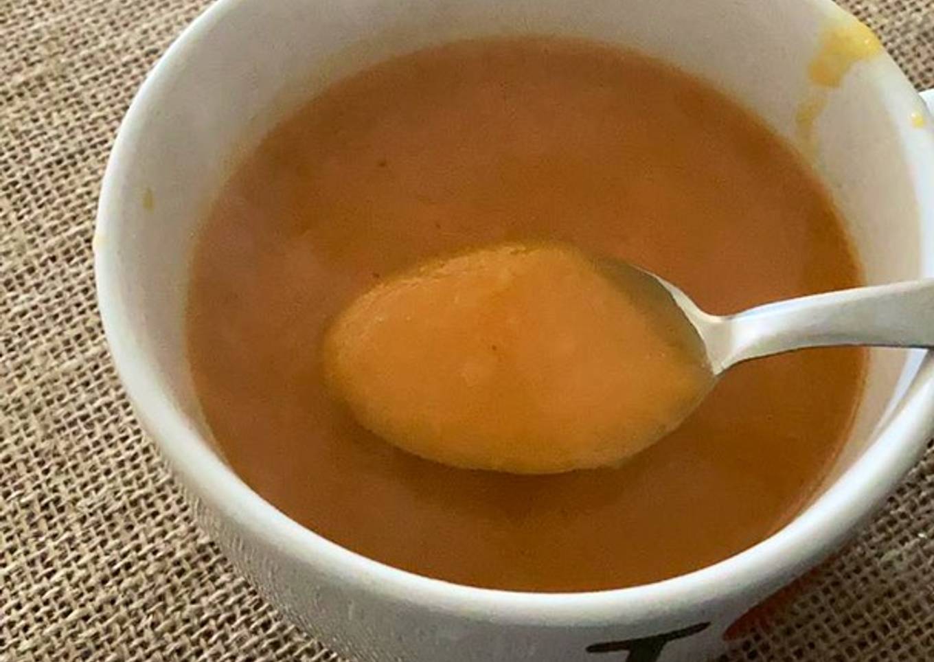 Sopa crema de calabaza, zanahoria y cebolla caramelizada