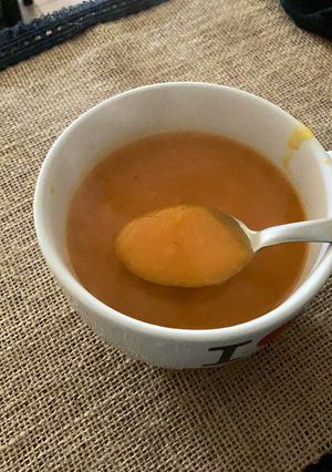 Una foto de Sopa crema de calabaza, zanahoria y cebolla caramelizada
