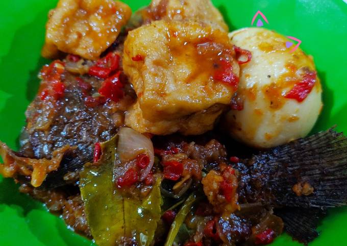 Mujaer, Tahu, Telor Bumbu Bali