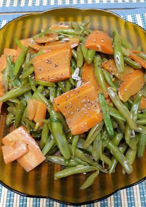 Hình của món Đậu que xào cà rốt.