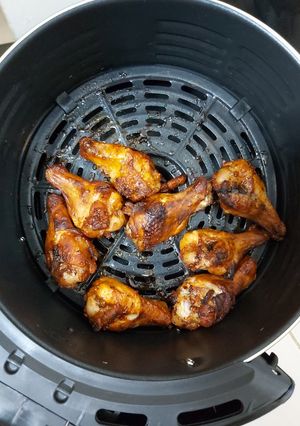 รูปของ ปีกไก่บนปาปริก้า ทอด by air fryer