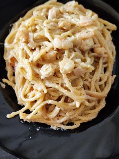 Una foto de Espaguetis con gambas y nata en Olla GM D