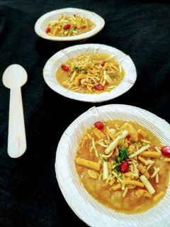 बनारसी टमाटर चाट (Banarsi Tamatar Chaat recipe in Hindi) रेसिपी मुख्य फोटो