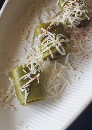 A picture of Palak Paneer Rolls.
