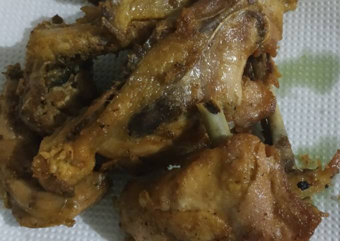 Ayam goreng bumbu kuning