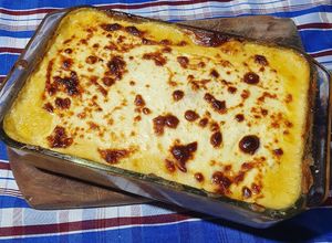 Una foto de Coliflor con salsa blanca y queso gratinado