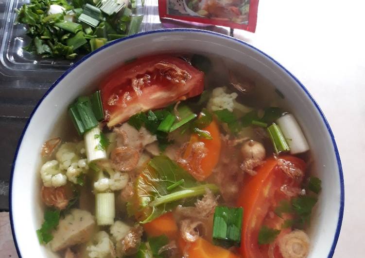 Resep Sop Bening Sayuran + Bakso yang Menggugah Selera