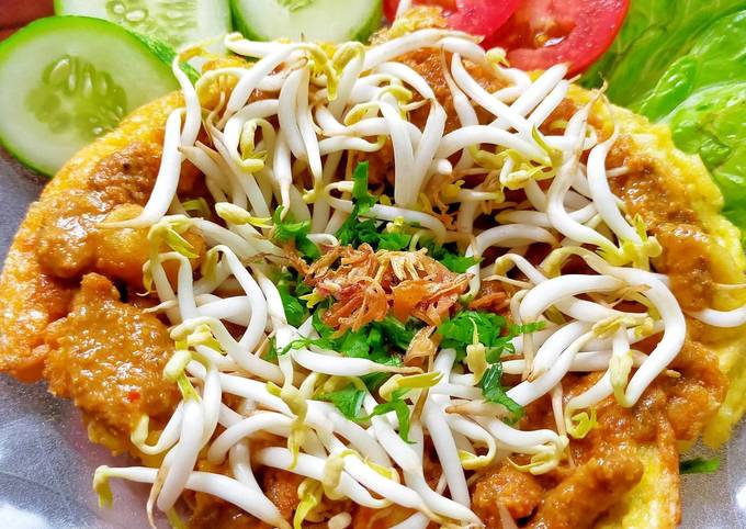 Bagaimana cara bikin Tahu Telor Bumbu Kacang yang nagih banget