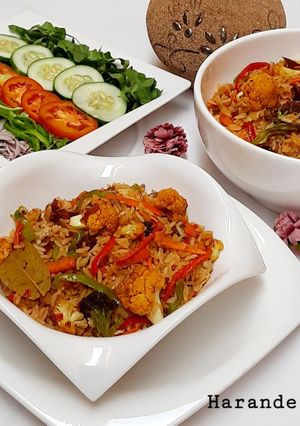 A picture of Manchurian fried rice (cauliflower fried rice).
