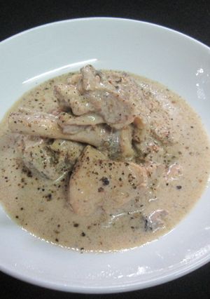 A picture of Dahi Murgh Malai Kurma.