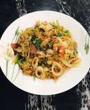 Mì xào hải sản