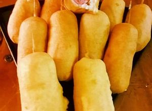 Una foto de Corn Dogs (Banderillas) 😍😉😋
