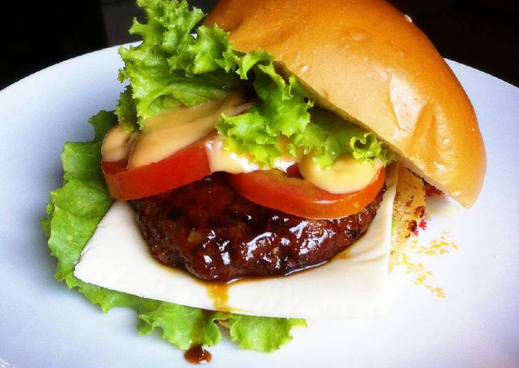 Langkah Mudah untuk Menyiapkan Burger Daging Teriyaki, Lezat