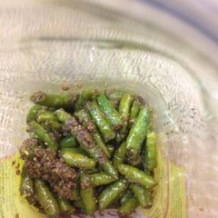 A picture of Green chilli pickle.