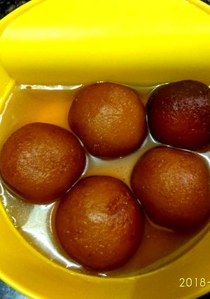 A picture of Gulabjamun.