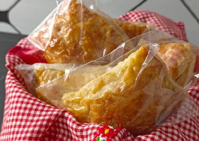 Resep Choco Banana Puff Pastry oleh Endah MRP - Cookpad