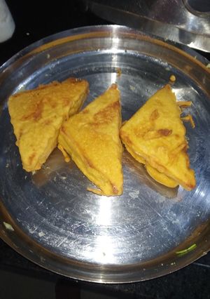 બ્રેડ પકોડા (Bread Pakoda Recipe In Gujarati) રેસીપી મુખ્ય ફોટો