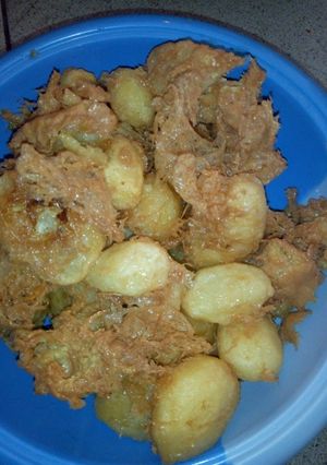 A picture of Irish potatoes with egg.