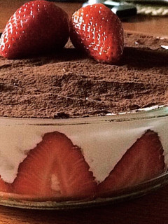 Szamócás tiramisu recept fotója