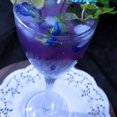 A picture of Pea Flower Lemon Sharbat.