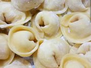 Una foto de masa para cappelletti