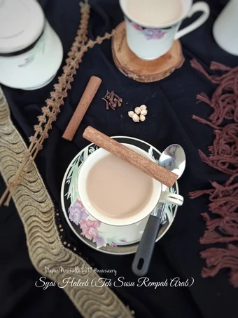Easy Steps to Prepare Recipes Syai Haleeb/Syahi Haleeb (Teh Susu Rempah Arab) the Perfect Appealing.