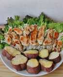 Ức gà áp chảo cuộn rau nấm ăn kèm khoai lang (eat clean)