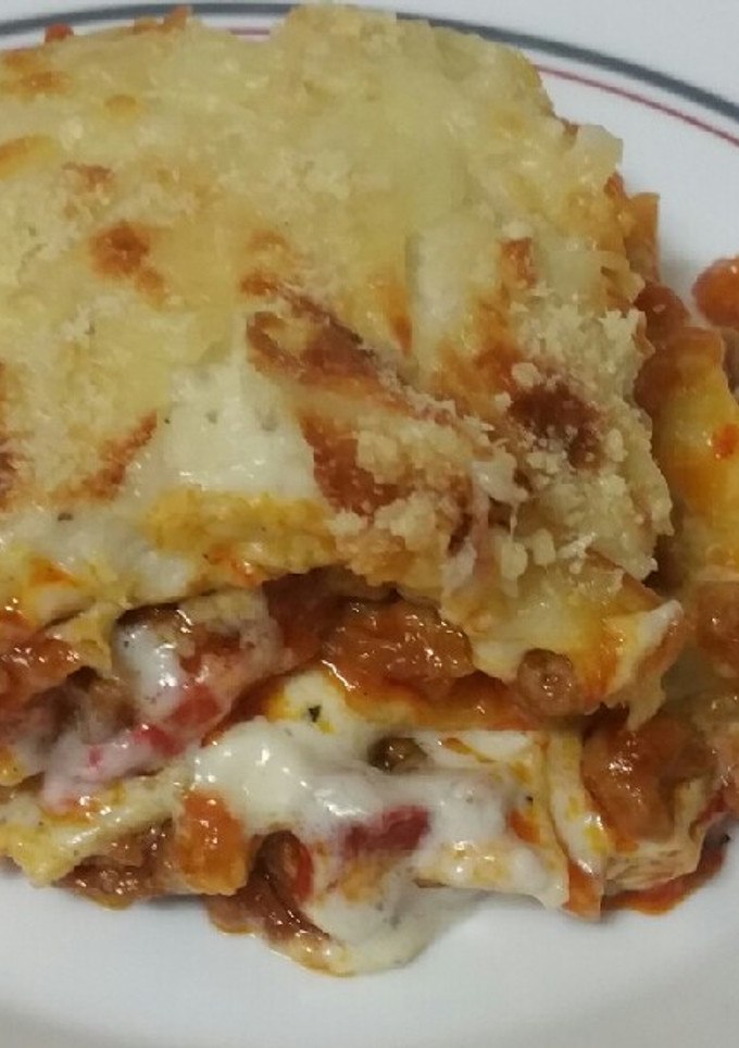 Una foto de Lasaña de carne y chorizo picante
