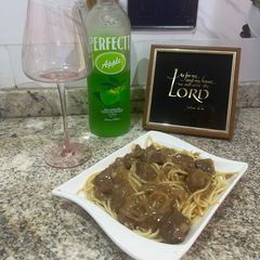 A picture of Beef stroganoff.